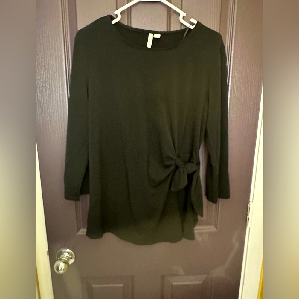Elle 3/4 sleeve black side tie top size large